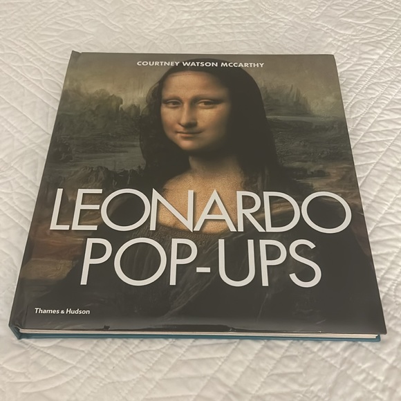 Leonardo Pop-Ups Book - Picture 1 of 6